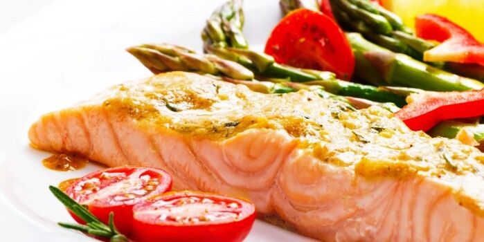 ปลาแซลมอนกับผักเพื่อลดน้ำหนัก for